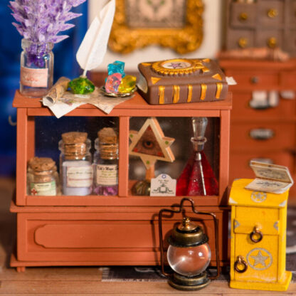 Robotime DIY Alice’s Tea Store met LED verlichting - Afbeelding 4